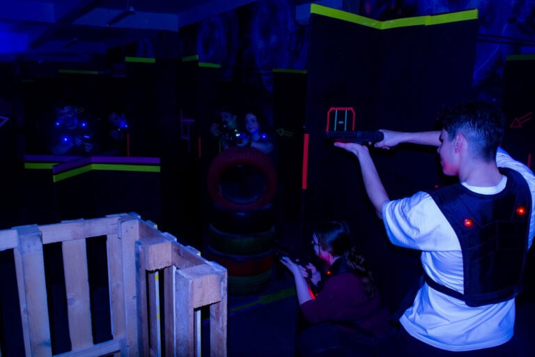 Poză la Laser Tag în momentul jocului